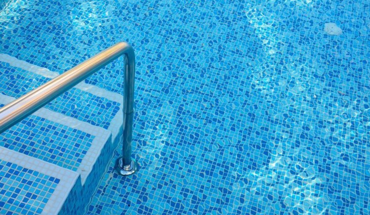 Disfrute de una piscina limpia y clara